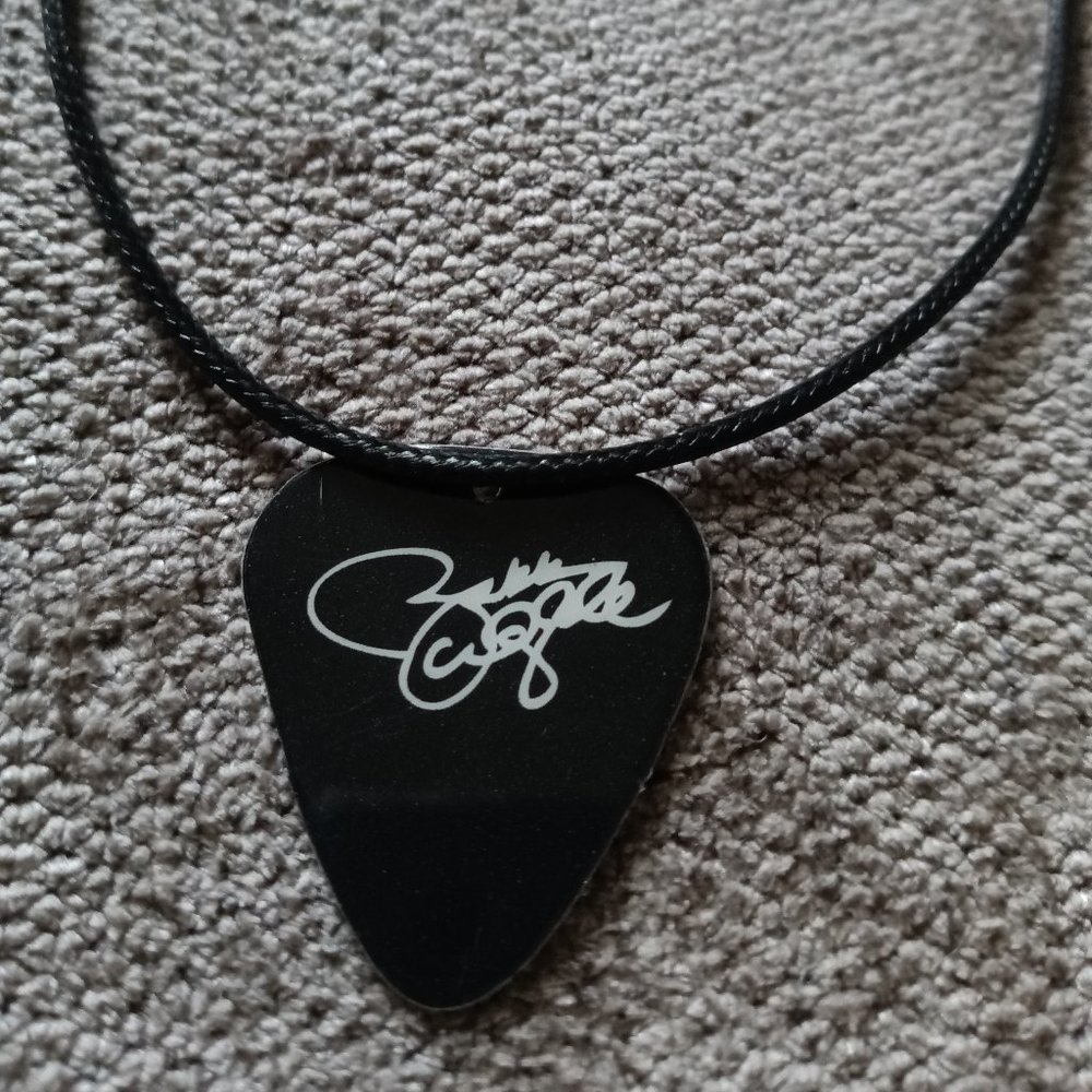 BLACK LABEL SOCIETY ZACK WYLDE SIGNATURE GUITAR PICK NECKLACE